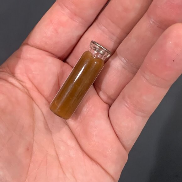 Fallout 4 - Rad Away Vial - 1.25 Inches - Picture 6 of 8